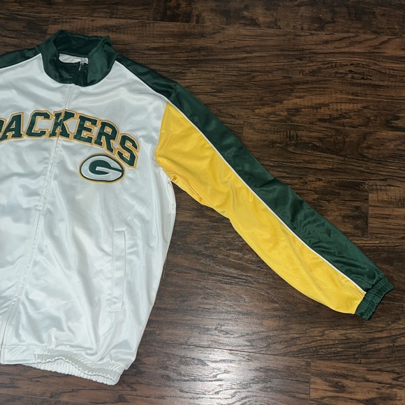 Green Bay Packers Embroidered NFL jacket - Picture 4 of 10